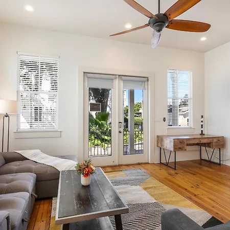 Amazing 3Br Cottage Off St Charles With Pool